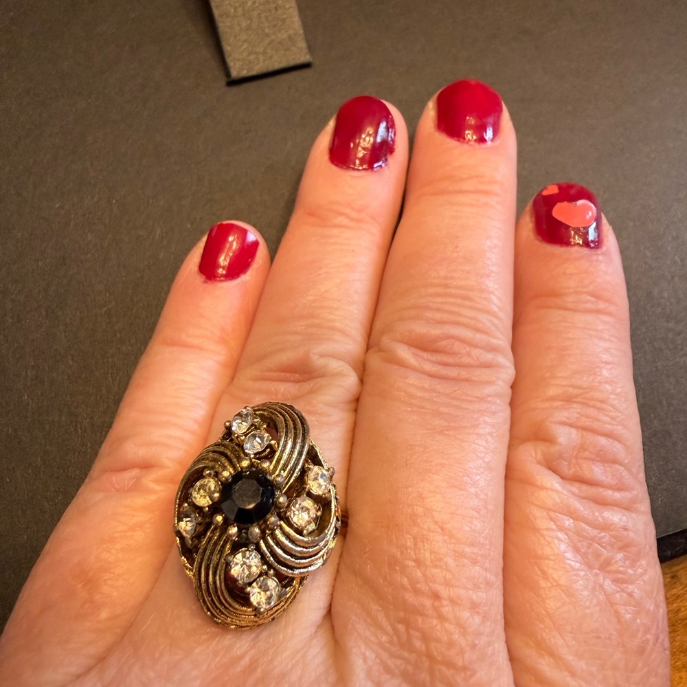 Elegant Gold and Black Statement Ring